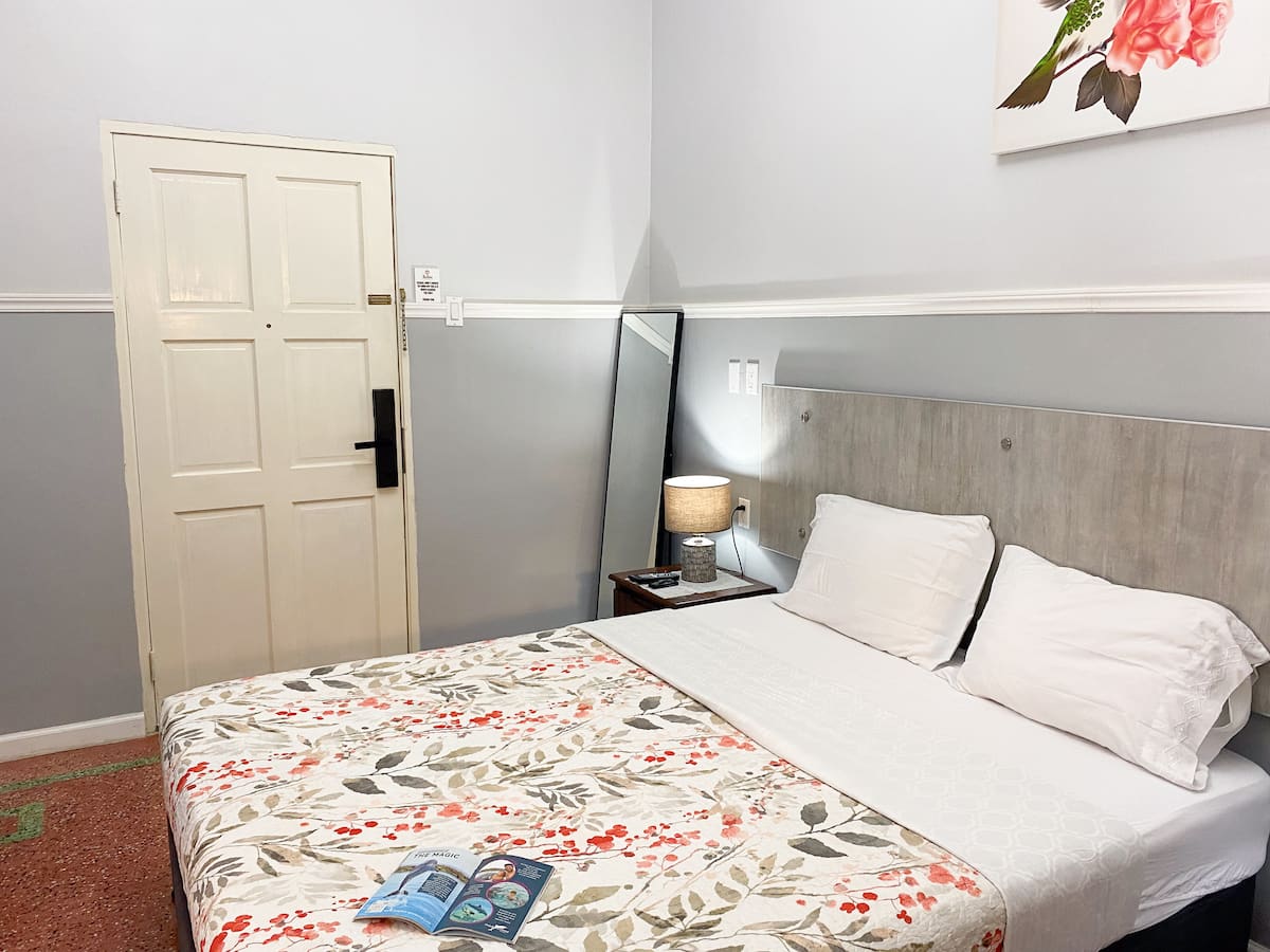Apartment B, photo 1