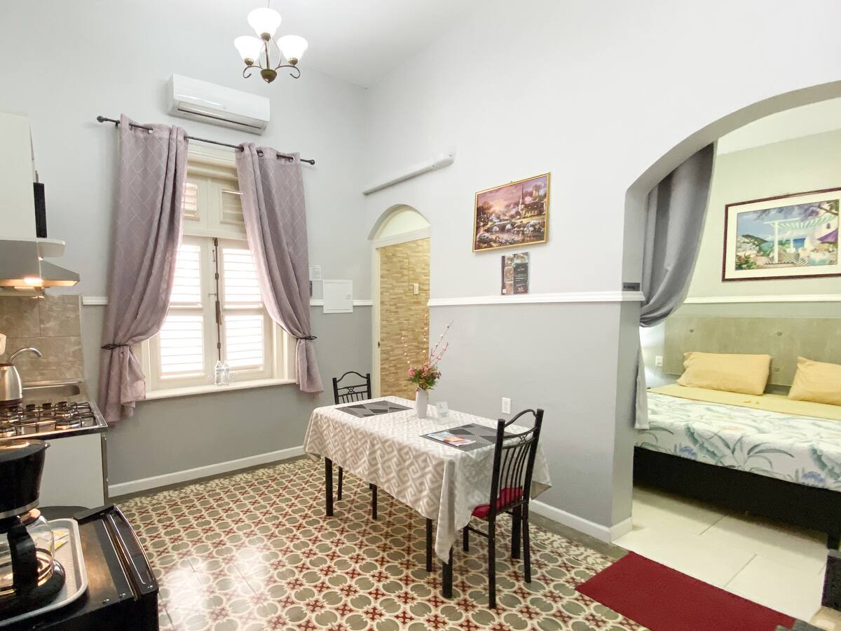 Apartment E, photo 2