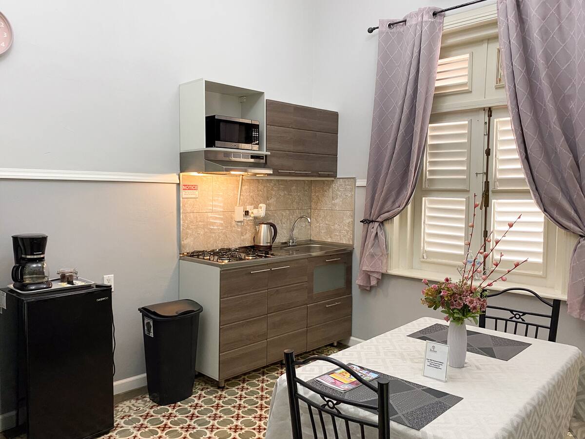 Apartment E, photo 4