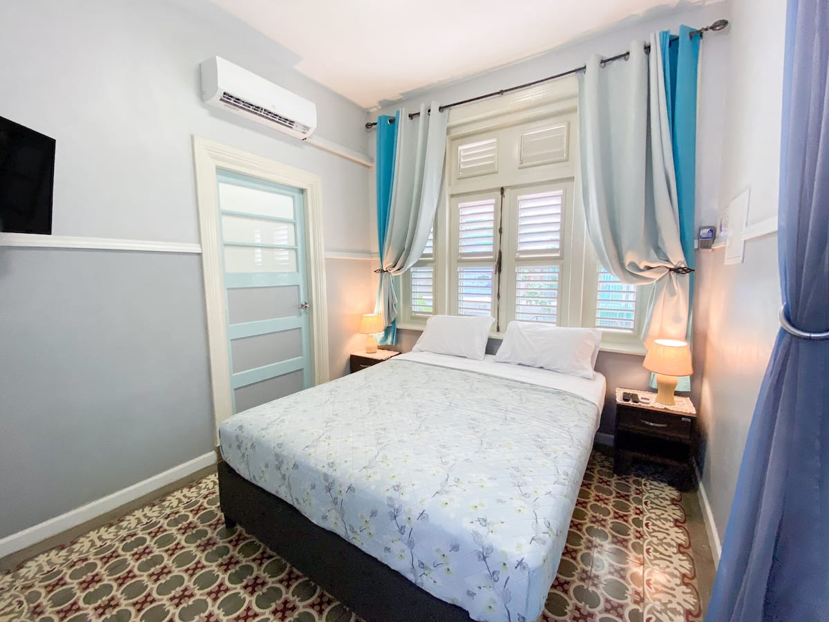 Apartment F, photo 1