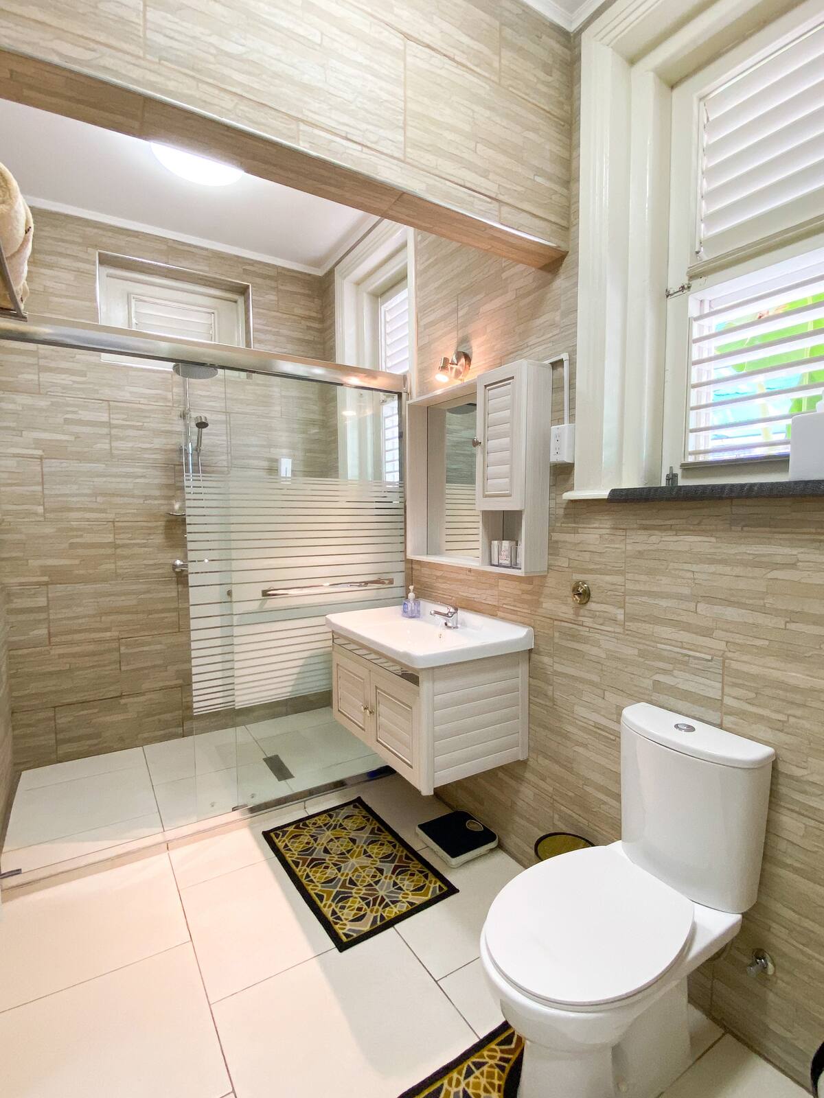 Apartment F, photo 3